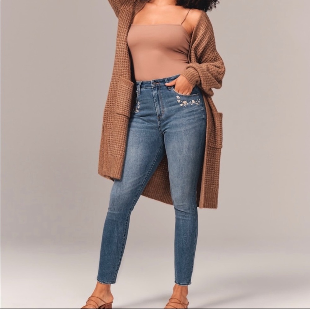 NWT❗️A&F High Rise Star Embroidered Skinny Jeans